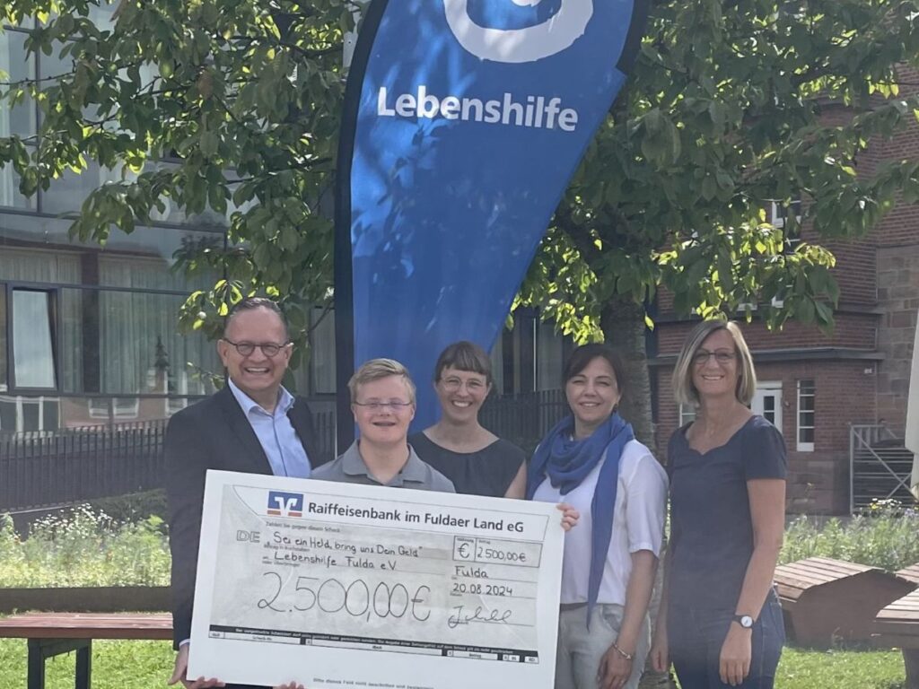 Spendenübergabe Raiffeisenbank im Fuldaer Land